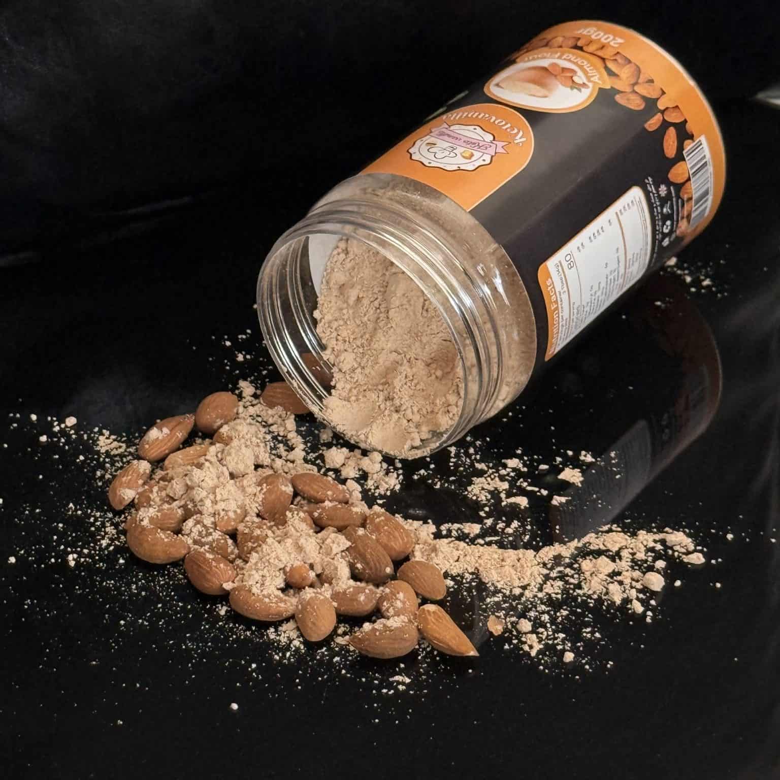 آرد بادام با پوست کتووانیلا